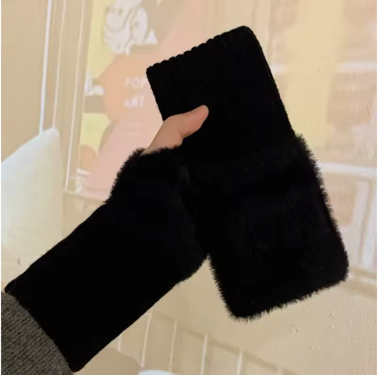 Luxury Plush Half-Finger Gloves™
