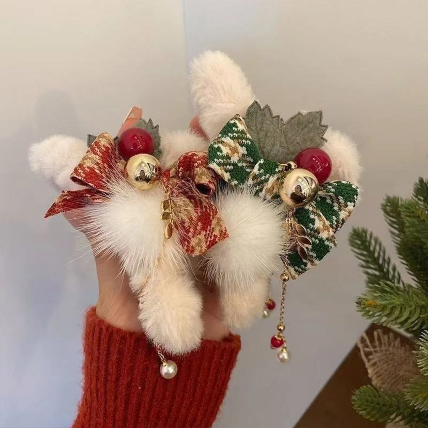 Festive Delight Hair Clips Set™